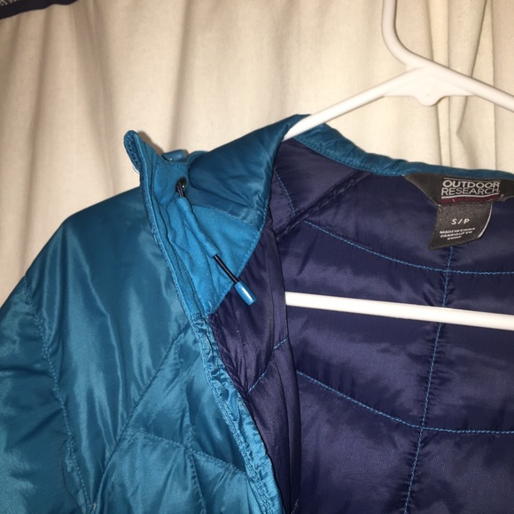 Women’s Puffy Winter Jacket - Picture 5 of 9